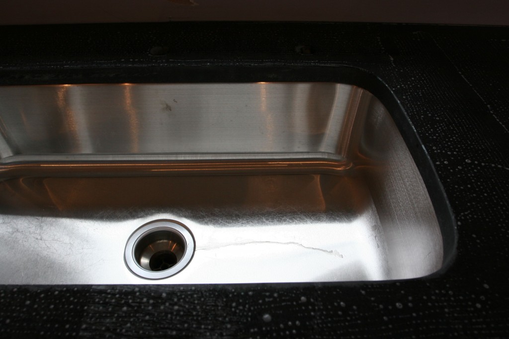 Ta-dah! Behold, a sink! (Of course that's not hooked up yet either... grrr.)