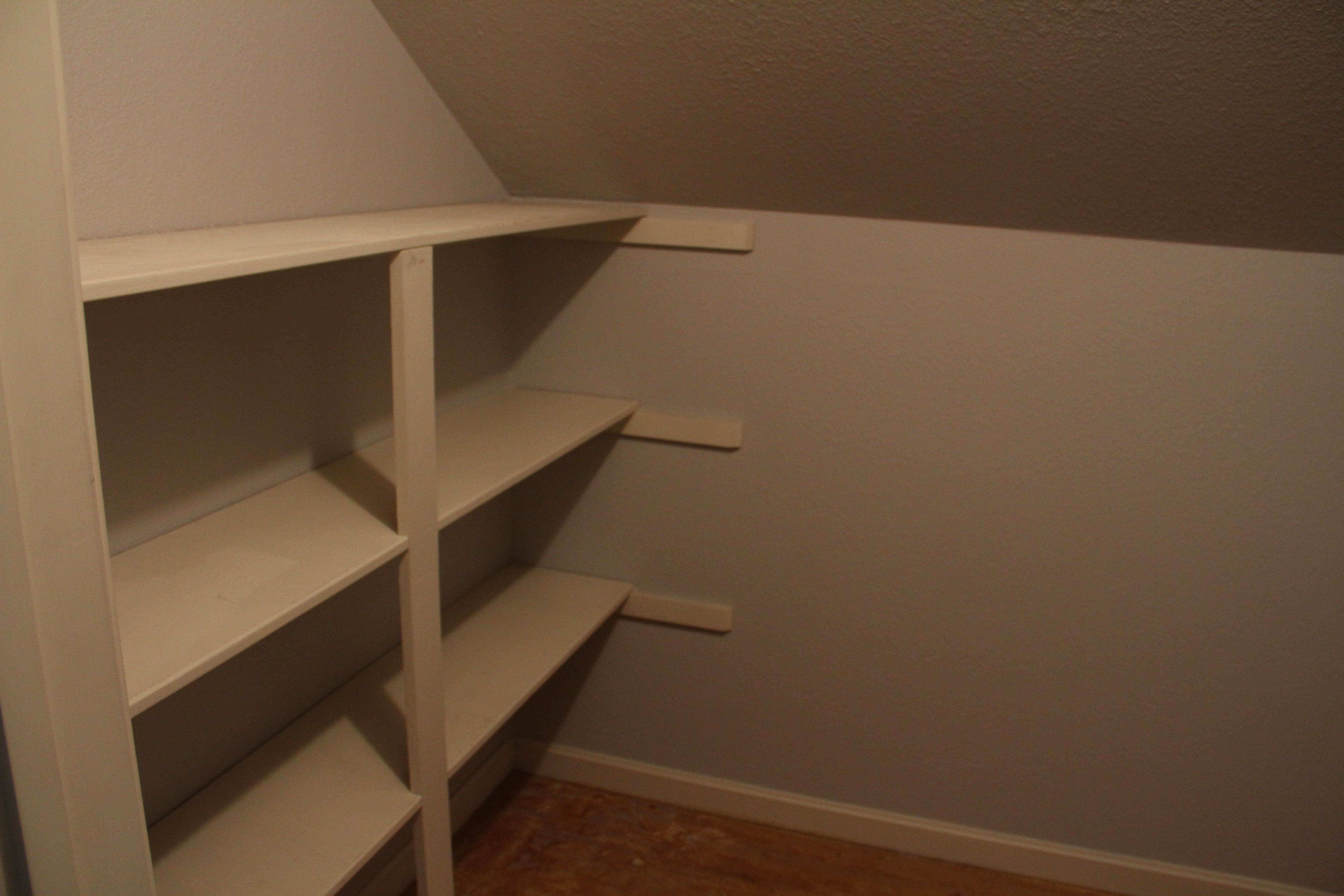 And I even painted the closet. Because it's a walk-in, I thought it should look clean and spruced up.