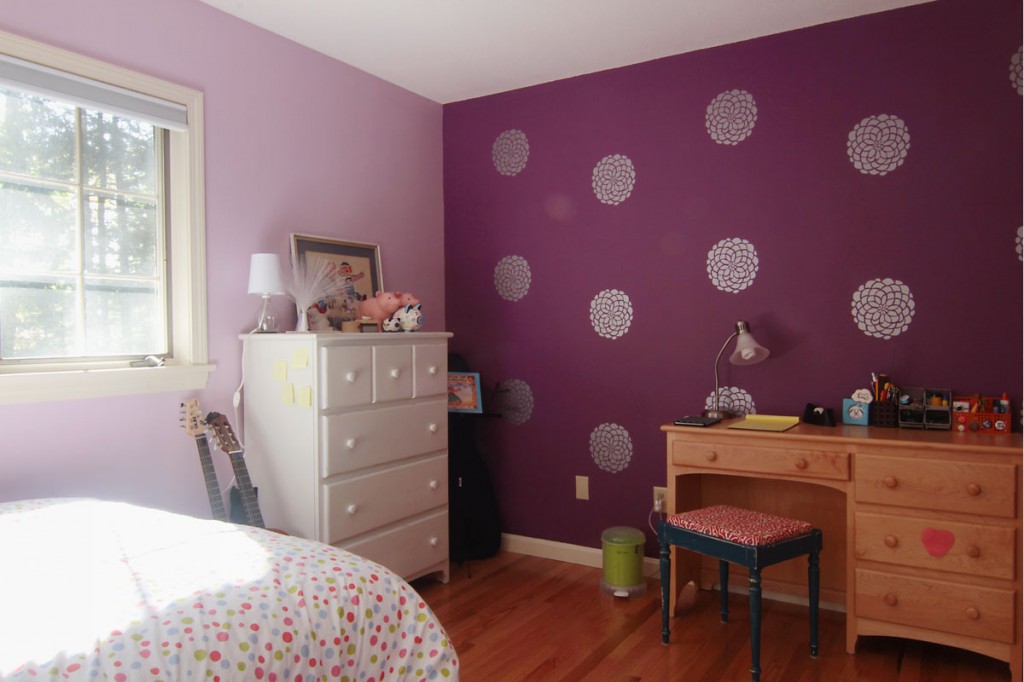 Voila! Our layout, and careful application resulted in just what we wanted to achieve: a wallpaper effect that was equal parts trendy and temporary. I know that someday she'll peel these decals off, and repainting will be a simple affair.