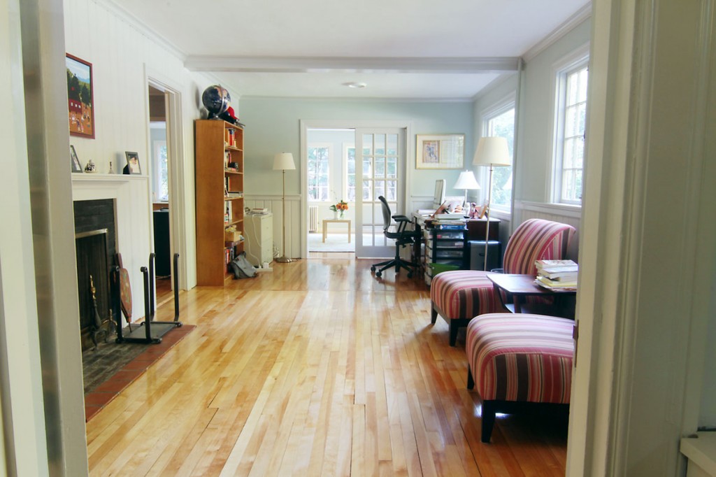 This is the library, the area that Mr and Mrs W will use as a primarily adult space. It's handsome, yet bright and airy. I hope it gets cold enough for a fire soon.